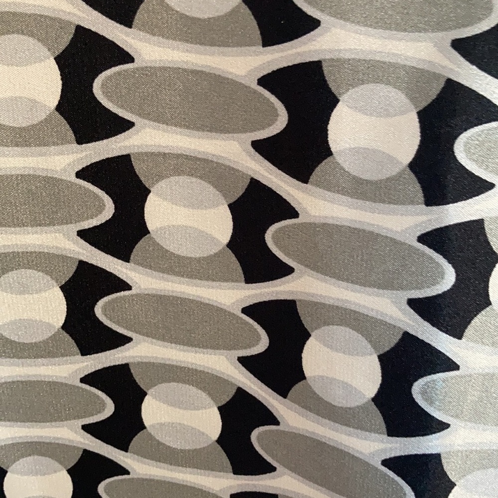 Dressbarn modern geometric print dress lightweight - Picture 14 of 14